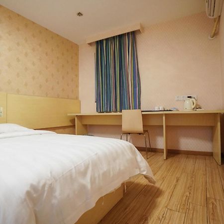 Jia Mei Xin Holiday Hotel Baiyun Airport Branch Guangzhou Exterior photo