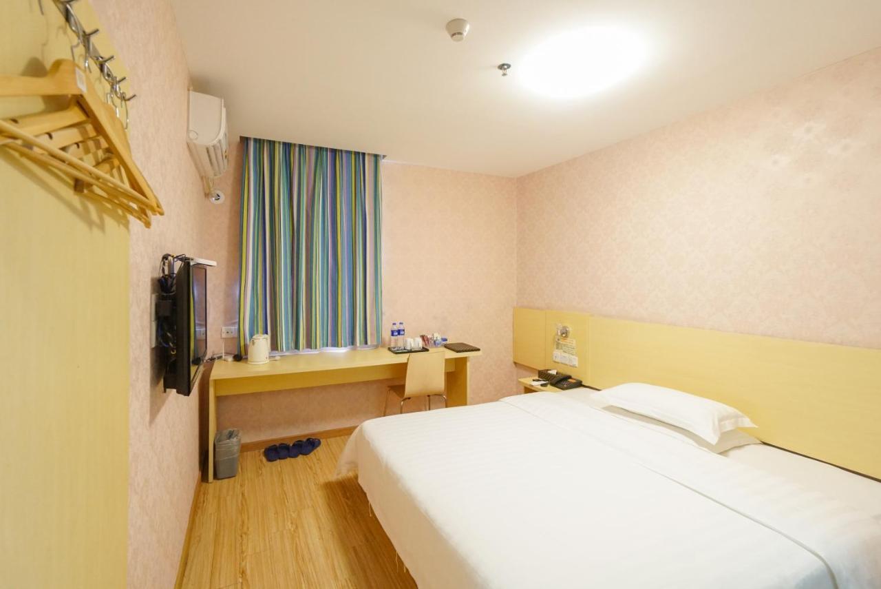 Jia Mei Xin Holiday Hotel Baiyun Airport Branch Guangzhou Exterior photo